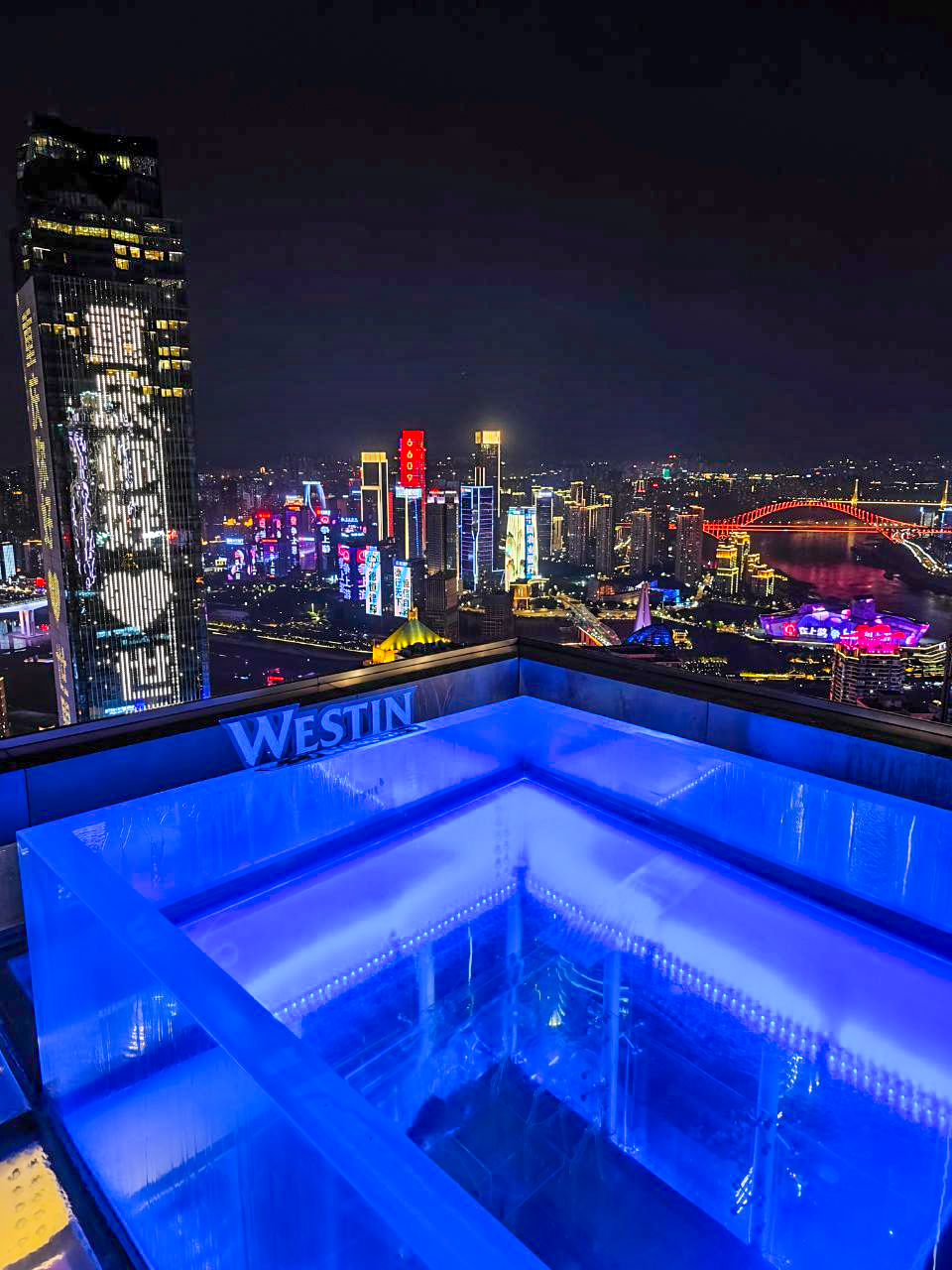 威斯汀网红泳池夜景